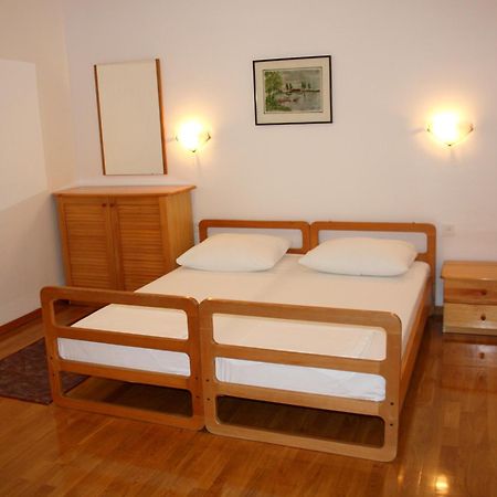 Apartmani Crikvenica 30072 - Goran Стая снимка