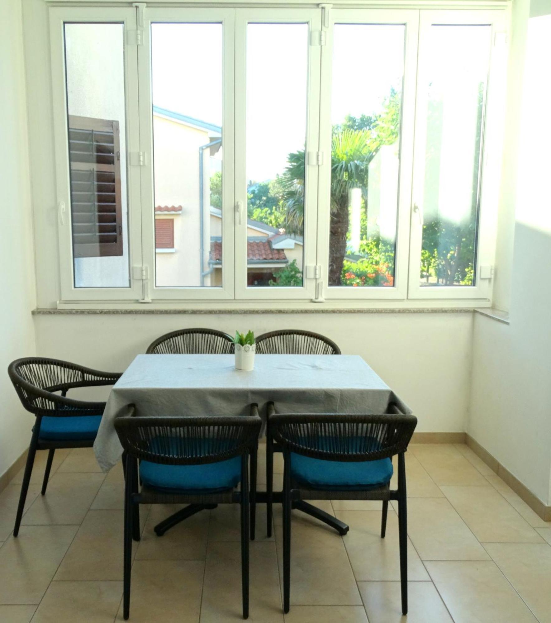 Apartmani Crikvenica 30072 - Goran Стая снимка